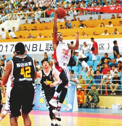 阿莫林：英超比我想象中更难踢，曼联各方面都太庞大（阿莫林直言英超比预想更难踢，曼联各层面规模过于庞大）