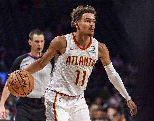 吉拉西多特生涯欧冠已打入15球，队史仅次于罗伊斯和莱万（吉拉西欧冠为多特已斩获15球，队史仅逊罗伊斯与莱万）