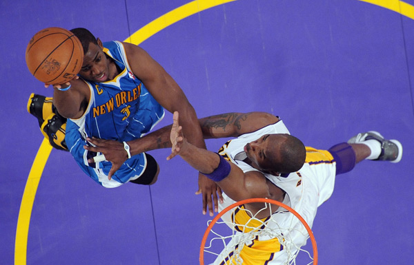 姆巴佩双响+库尔图瓦神扑！皇马客场群星闪耀，多名主力带伤出战（姆巴佩梅开二度，库尔图瓦高接低挡！皇马客场群星发光，多名主力带伤登场）