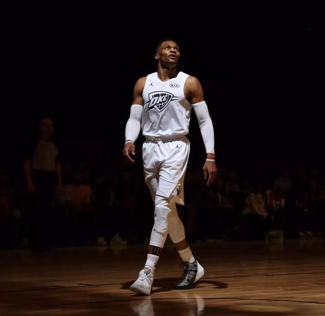 TA：阿诺德尚未完全恢复健康，预计不会首发出战利物浦（TA：阿诺德伤势未痊愈，战利物浦预计无缘首发）